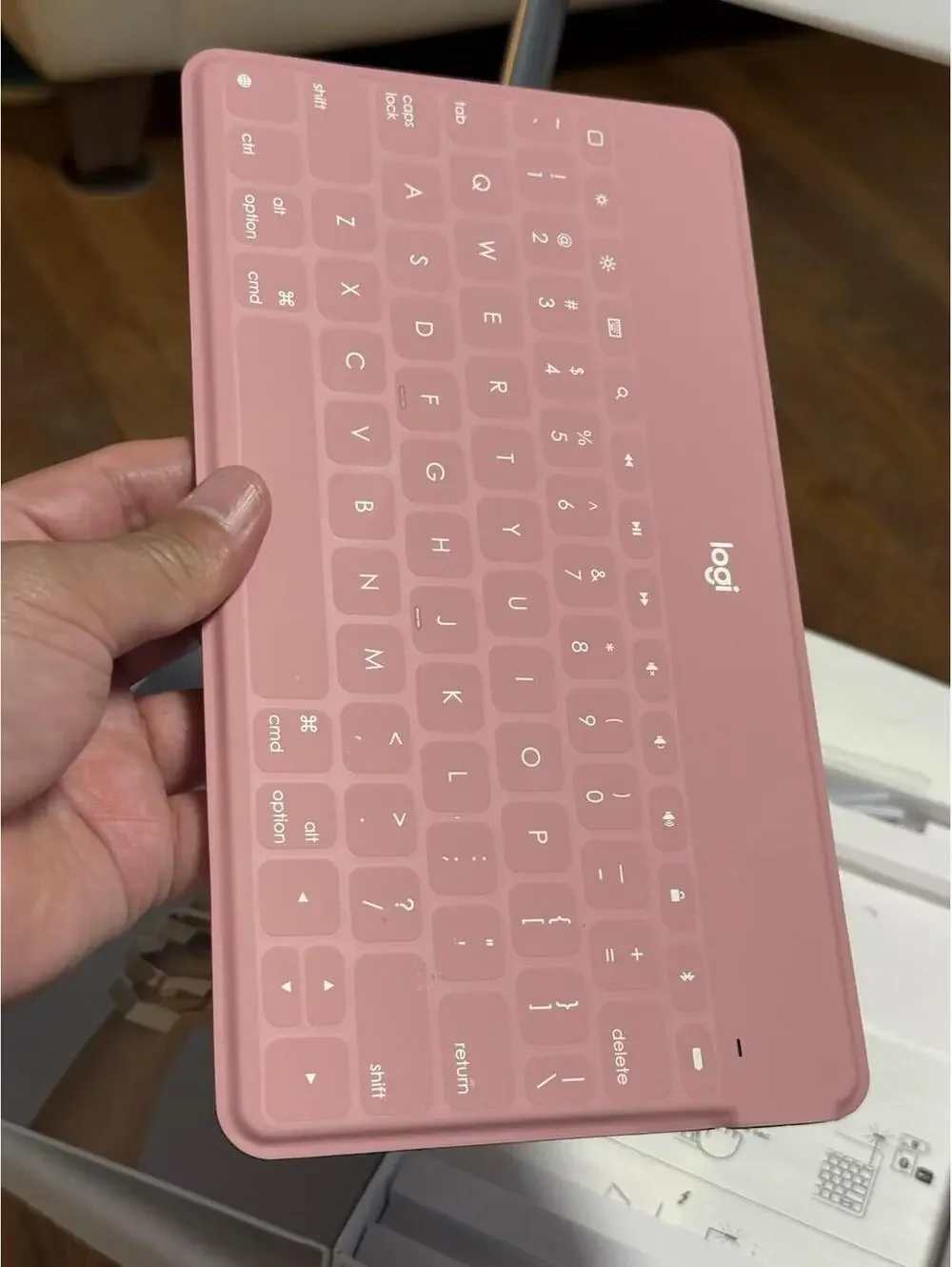 Logitech Keys-to-Go Super-Slim and Super-Light Bluetooth Keyboard Blush Pink.